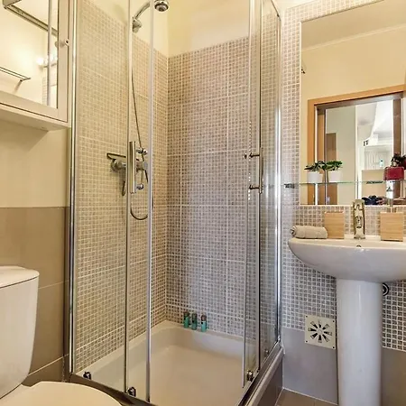 Hole-in-one Hideaway